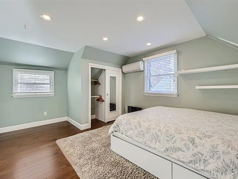 6202 38th Ave NE — Photo 14