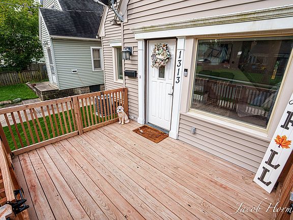 3rd image of 1313 N Jenison Ave