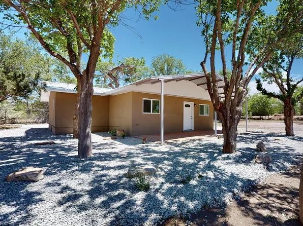 65 Vallejos Rd, Los Lunas, NM 87031
