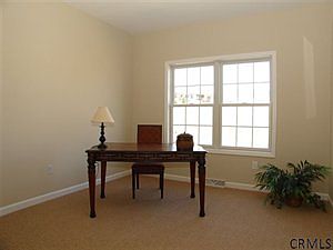 5th image of 24 Hampton Cir
