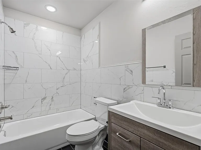 2302 E Sycamore Dr — Photo 15