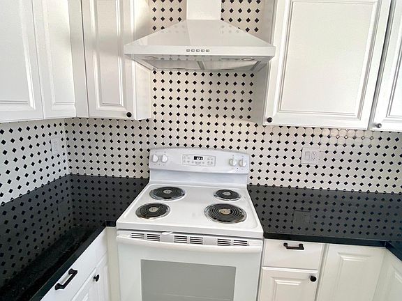 2nd image of 2017 Murchison Dr #6