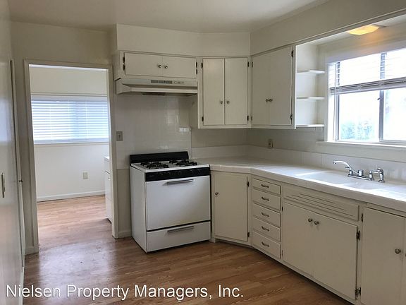 4th image of 1921 25th St #1921