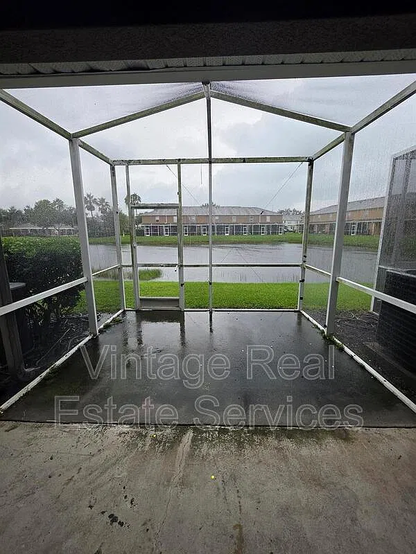 2 bed, 2.5 bath, 1255 sqft, $1,750 — Photo 3