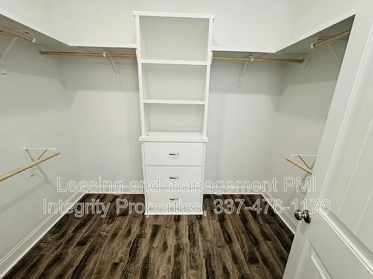 113 Oak Village Dr — Photo 24