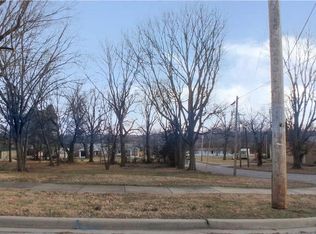 1041 Walnut Ave, Osawatomie, KS 66064