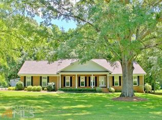 160 Rolling Meadows Trl, Fayetteville, GA 30215