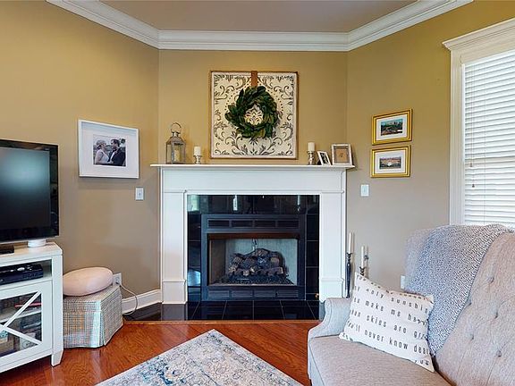 5th image of 106 Mantlewood Ct