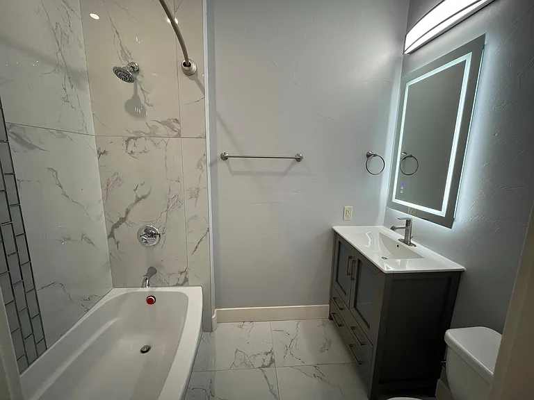 200 Amber St — Photo 23