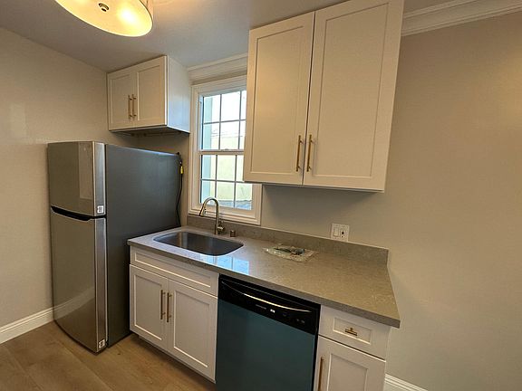 5th image of 1015 N Doheny Dr APT 5