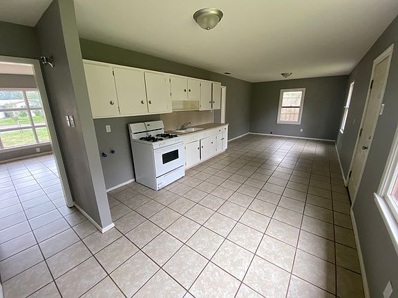 2nd image of 1326 S San Jose Dr