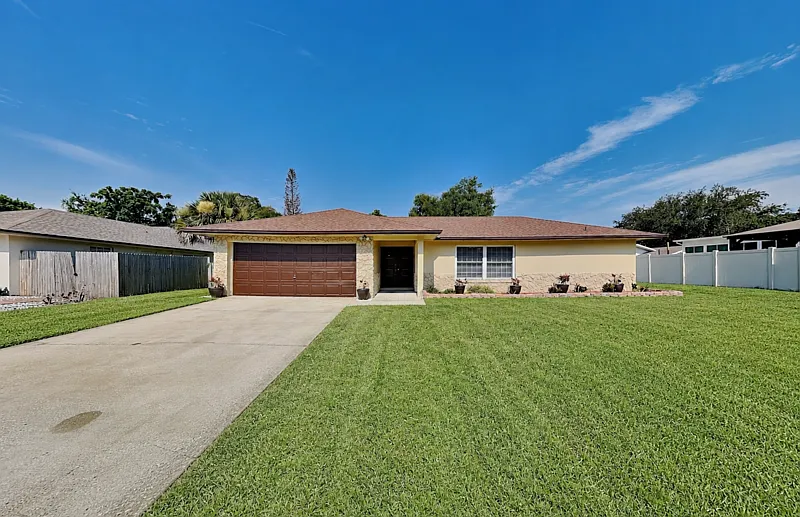 1016 Manchester Cir