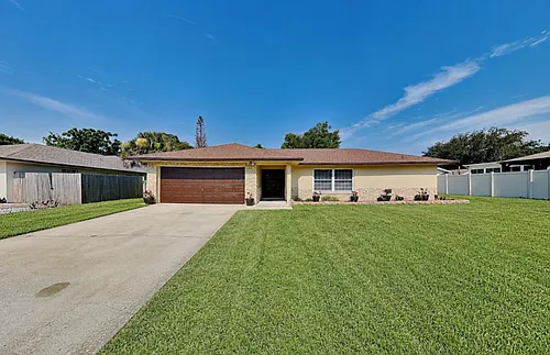 1016 Manchester Cir Photo 1