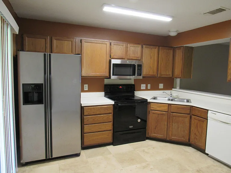 109 Reserve Cir #113 — Photo 29