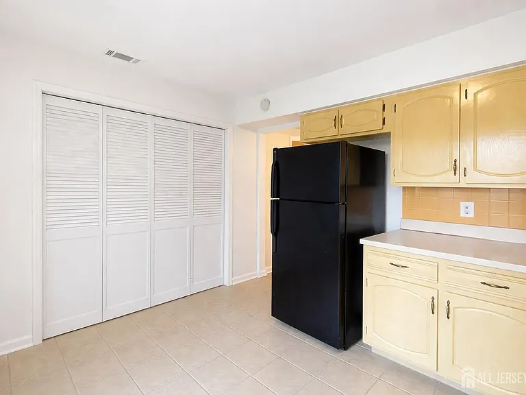 203 Mandon Ct — Photo 9