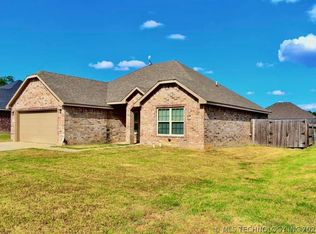 140 Glenbrook Dr, Calera, OK 74730