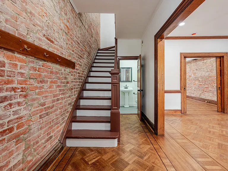 1339 Oak St NW #A — Photo 5