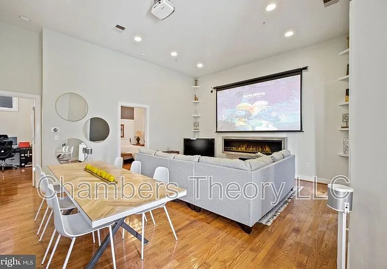 2357 Champlain St NW #102 — Photo 3