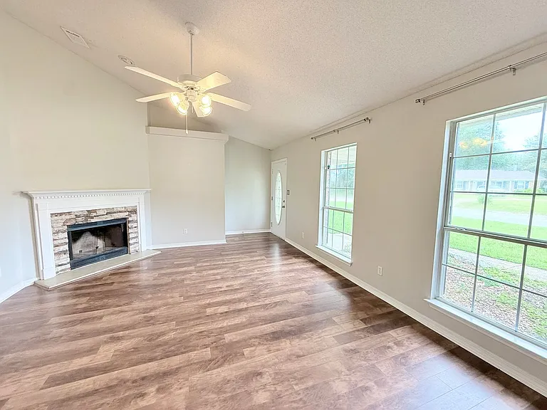 6183 Ashton Woods Cir — Photo 2