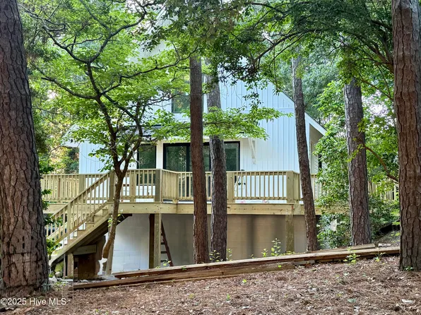 126 Willow Road, Pine Knoll Shores, NC 28512
