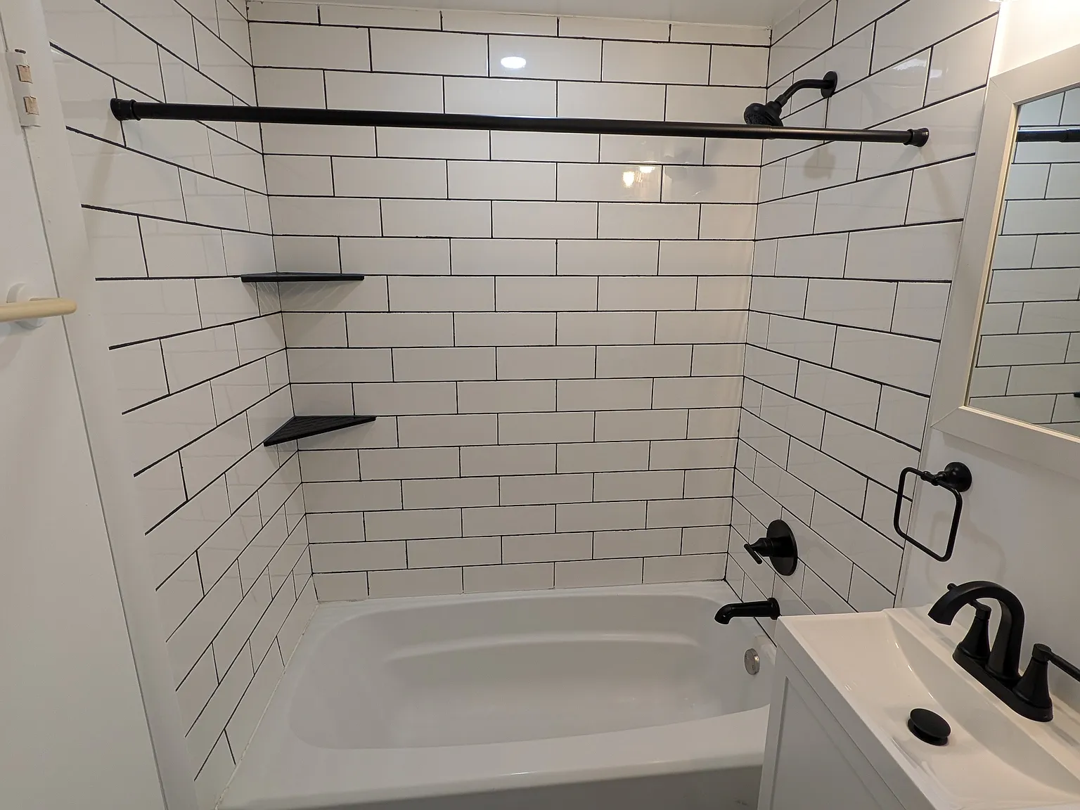 1 bed, 1.0 bath, 693 sqft, $1,650 — Photo 4