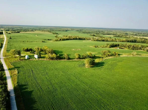3692 McConkey Trl, Albany, MO 64402