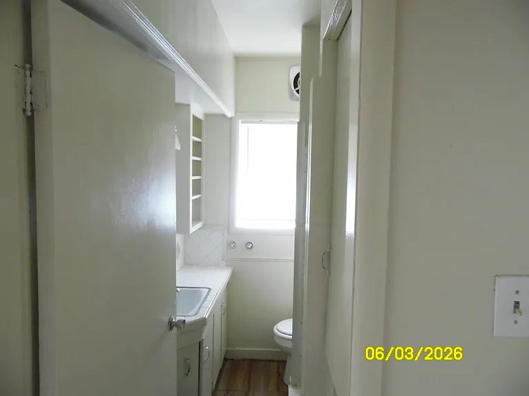 697 W 13th St — Photo 10