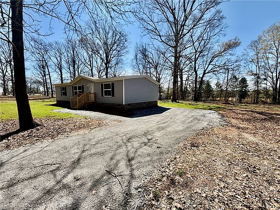 5th image of 4924 Airline Rd