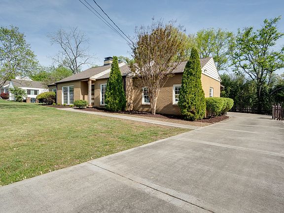 3rd image of 1209 Kenwood Dr