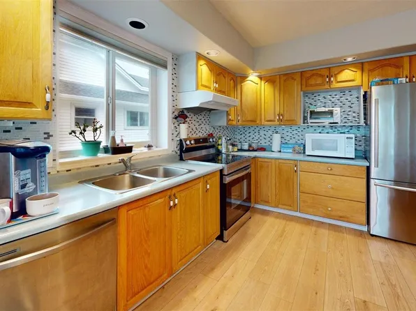 2216 Dockside Way, Nanaimo, BC V9R 6T6