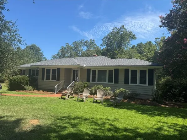 69 Buena Vista St, Winder, GA 30680