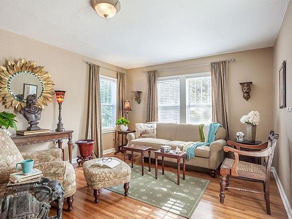 3rd image of 4010 N Myrtle Ave