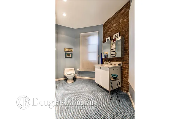 Sold by Douglas Elliman | media 29