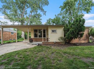 24050 Marlow St, Oak Park, MI 48237