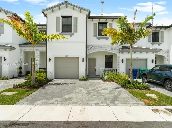 541 NW 204th St, Miami Gardens, FL 33169