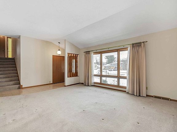 5th image of 26705 Leenders Ln