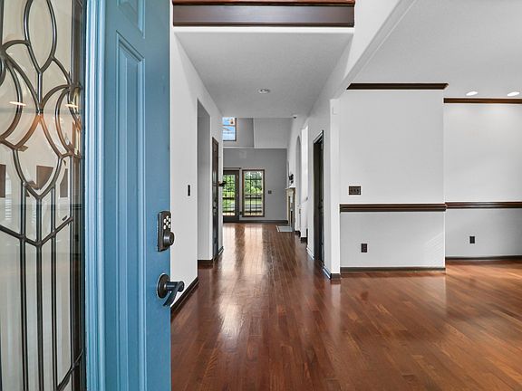 3rd image of 869 E Accipiter Cir