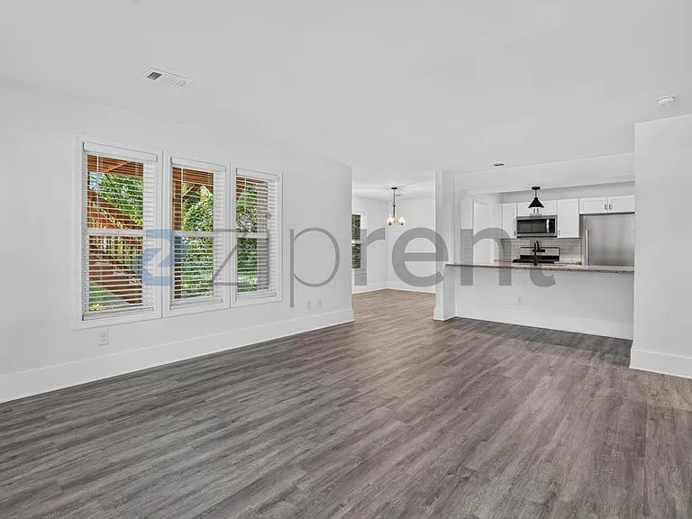 4013 Hawthorne Ave SE #3 — Photo 3