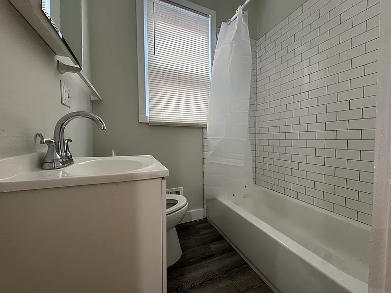 235 Davenport Ave #1A — Photo 7