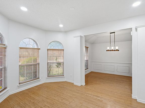 5th image of 1505 High Country Ln