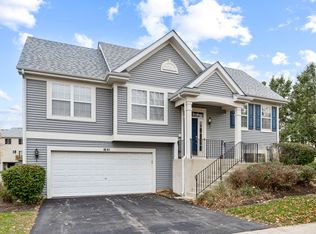 1641 Sandcastle Ln, Hampshire, IL 60140