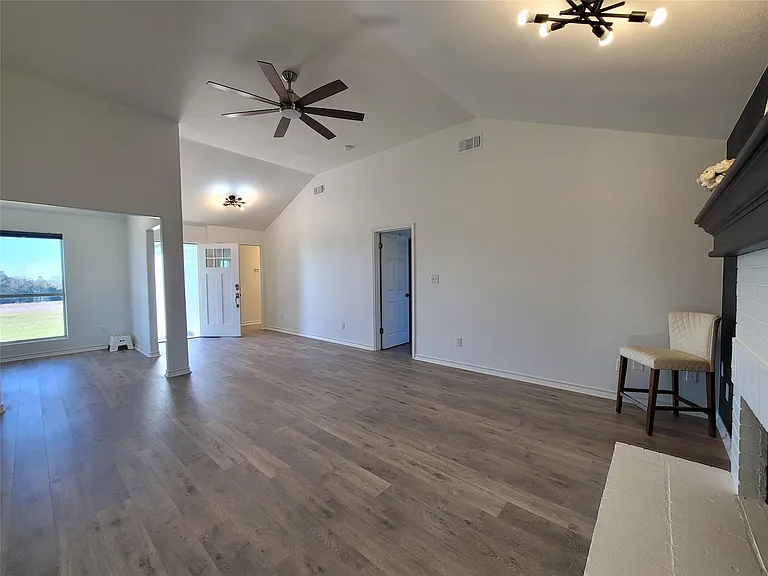 208 Newcastle Dr — Photo 31