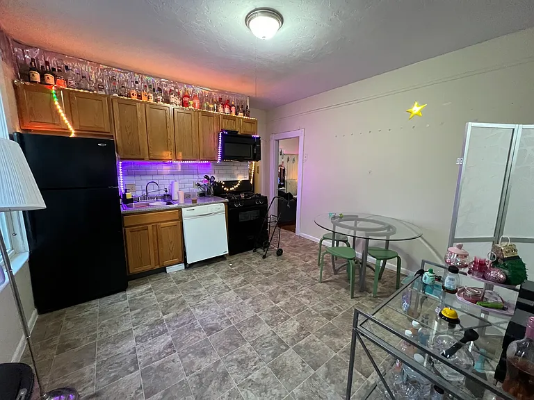 25 Linden St #2 — Photo 10