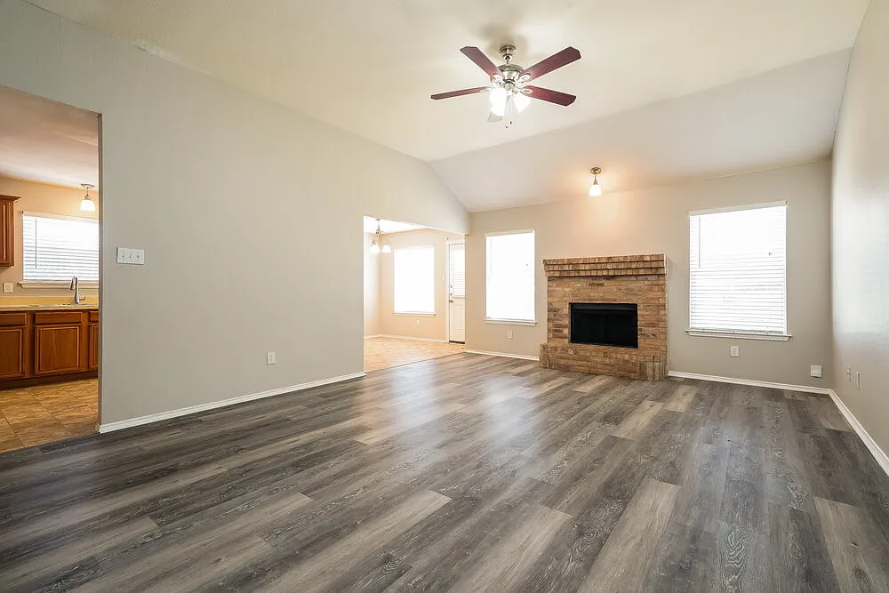 3 bed, 2.0 bath, 1692 sqft, $2,250 — Photo 4