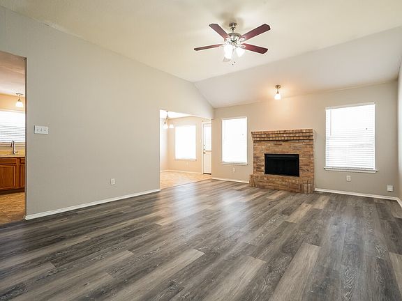 4th image of 5924 Firethorn Dr