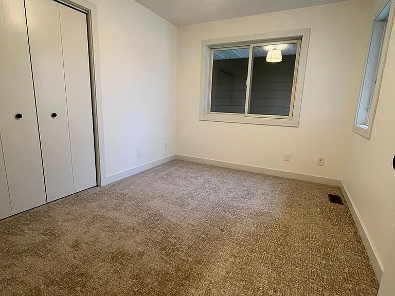 2504 E Augusta St — Photo 18