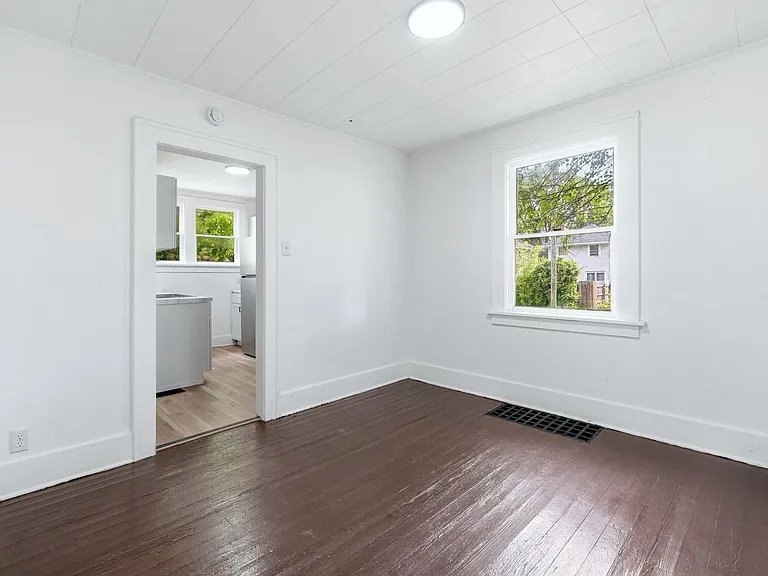 2133 Riedmiller Ave — Photo 15