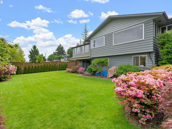 12115 NE Fremont St, Portland, OR 97220