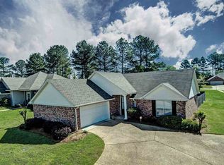 412 Fenway Dr, Brandon, MS 39047