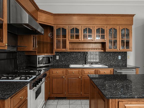 36th image of 99 Posey Cir